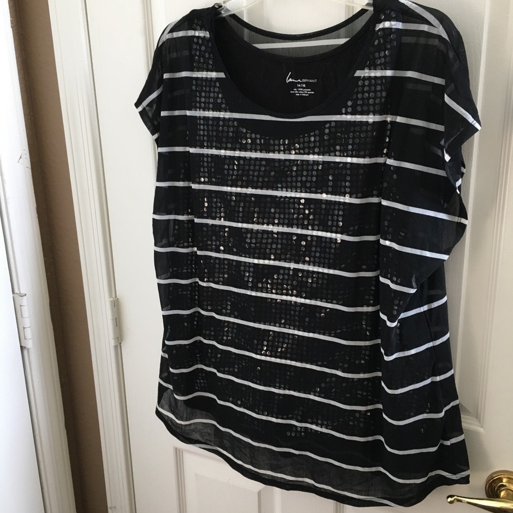 FINAL MARKDOWN Ladies’ Jazzy Lane Bryant Top (14/16)